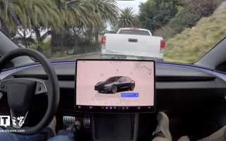 特斯拉 FSD V13.2 用户实测：表现惊艳，可实现“点对点”自动驾驶
