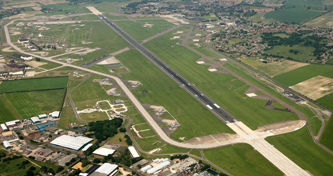 英媒：美空军证实，在三处驻英美军基地上空发现不明身份无人机-第1张图片-特色小吃