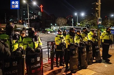 韩国总统尹锡悦紧急戒严风波持续发酵 国会今日下午将进行弹劾案表决-第2张图片-特色小吃